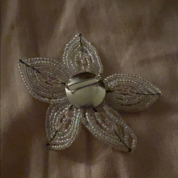 Flower pin - Picture 2 of 2